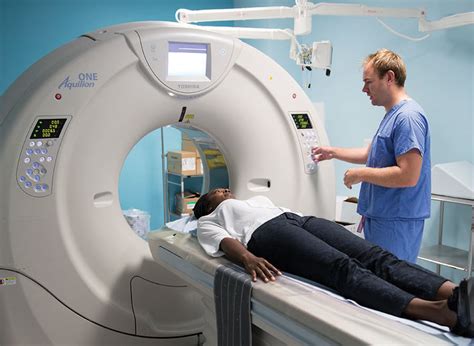 CT scan .
